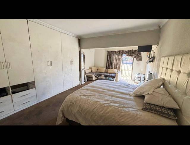 4 BEDROOM HOUSE FOR SALE IN BRACKENHURST